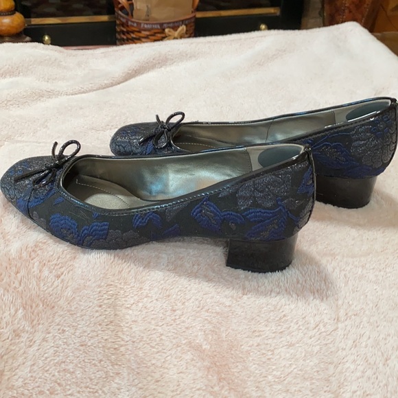 Dressy Flats - Picture 2 of 3